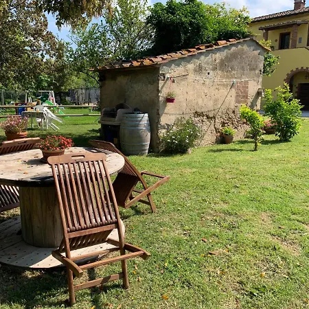 La Nana Gialla Guest house Riotorto